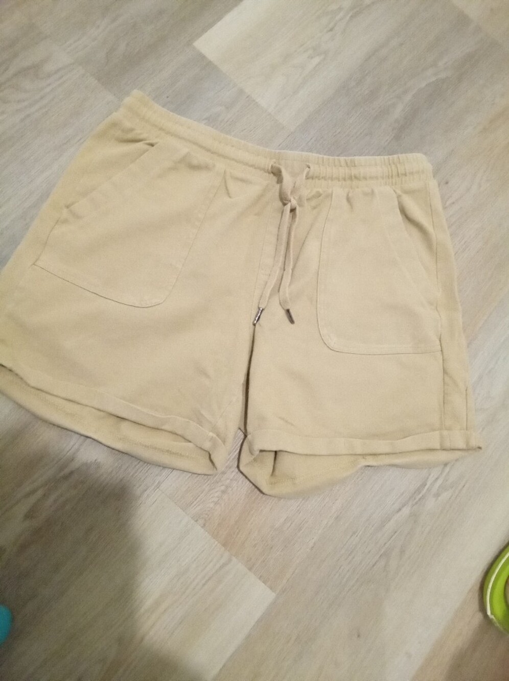 Avia Size L Beige Drawstring Athletic Shorts with Front Pockets